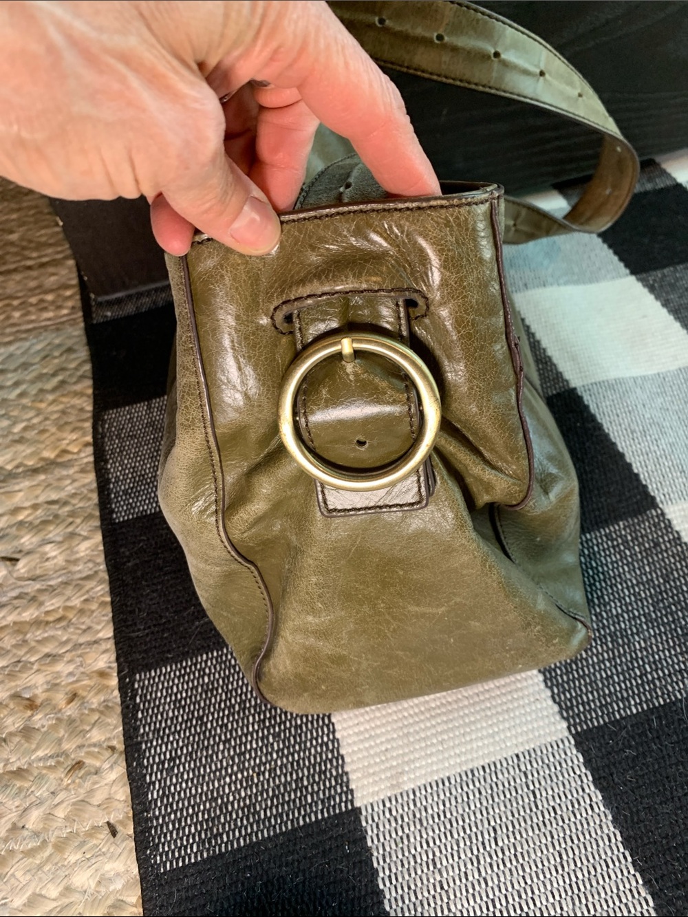 HOBO Render Olive Green Leather Shoulder Bag - Picture 5 of 15